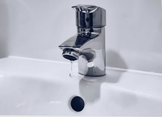 Pressione dell'acqua bassa nei rubinetti di casa: ecco come risolvere