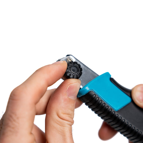 Cutter “SELF” con carico automatico della lama