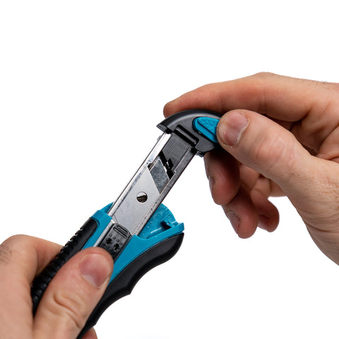 Cutter “SELF” con carico automatico della lama